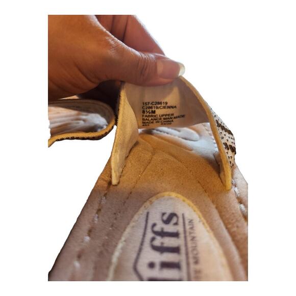 Cliff by white mountian thong sandle women's sz 8.5 white with silver accents - Picture 8 of 10